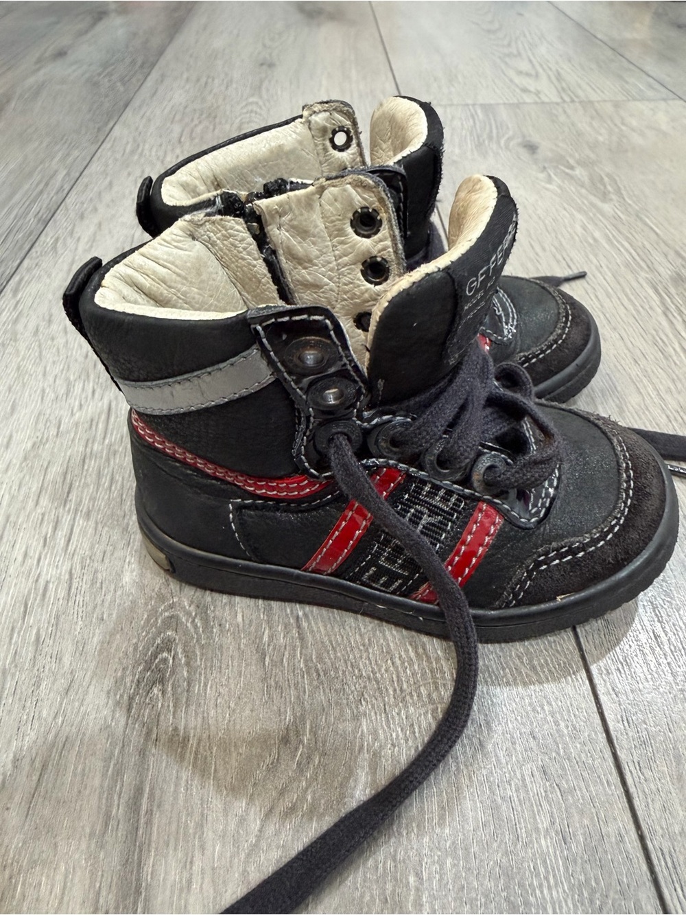 Gianfranco Ferre Kids Black and Red Lace-Up Boot Sneakers